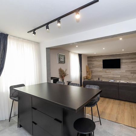 Nikky 2Br Apt. In Old Town Centre ザダル エクステリア 写真