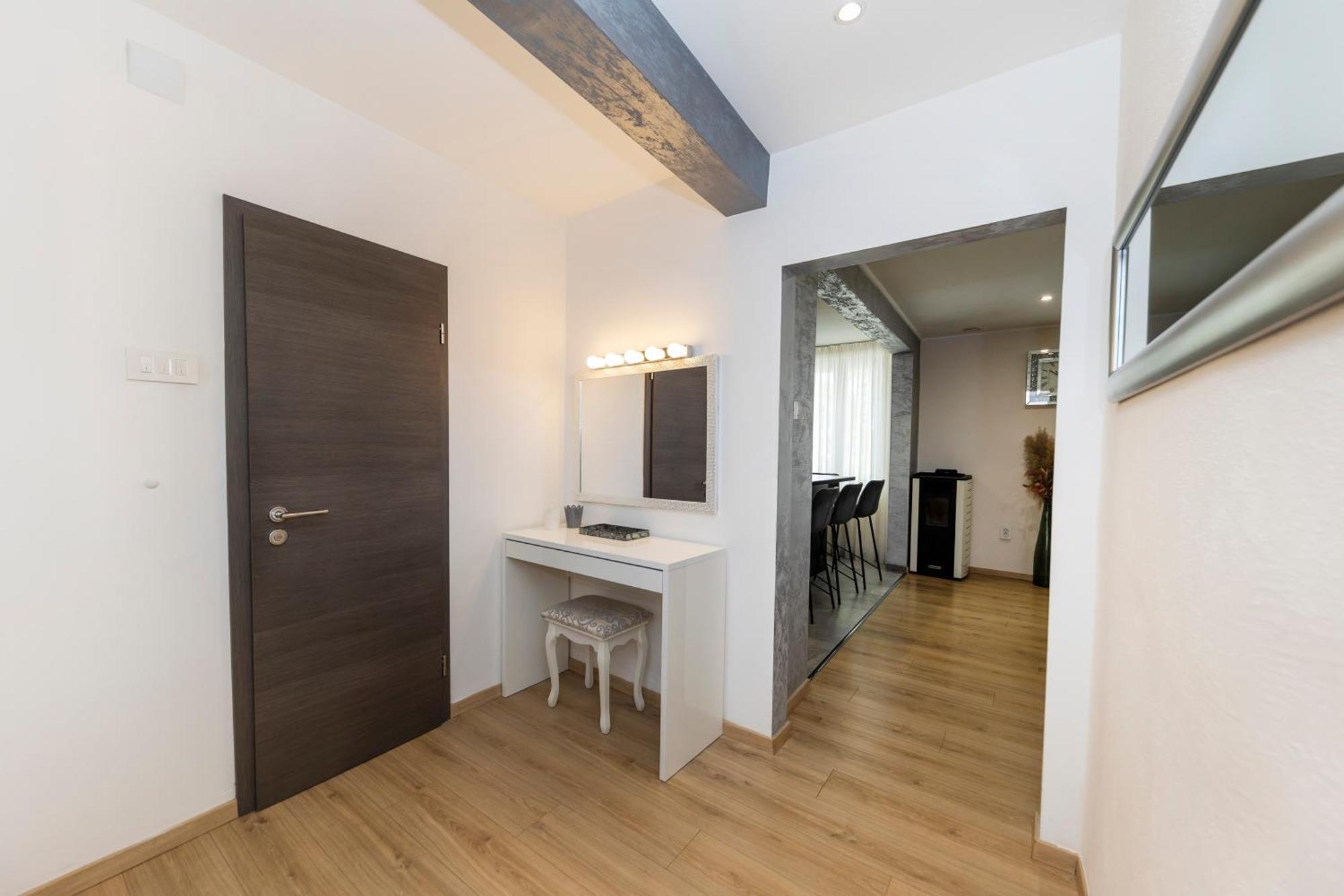 Nikky 2Br Apt. In Old Town Centre ザダル エクステリア 写真