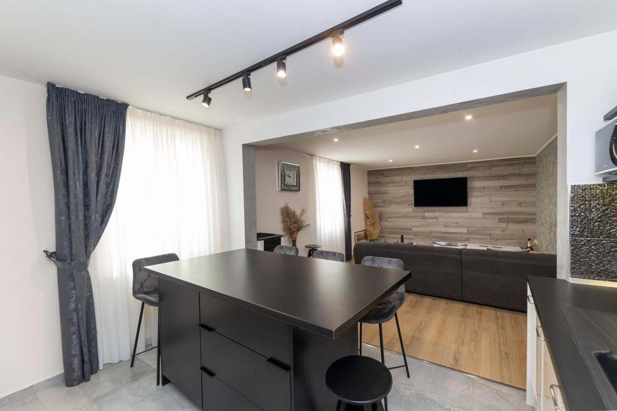 Nikky 2Br Apt. In Old Town Centre ザダル エクステリア 写真